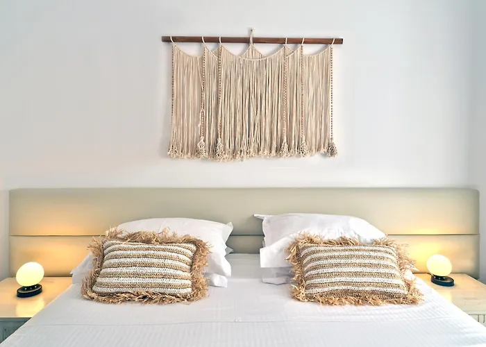 Mersina Exclusive Naousa